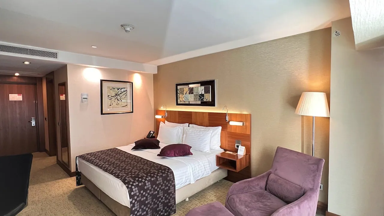 الفندق كراون بلازا حربيه - إسطبول